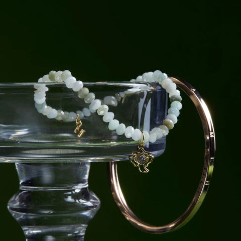 Burmese Jade Rondelle | สร้อยข้อมืออัญมณีหยกพม่า 10 องค์เทพมงคล